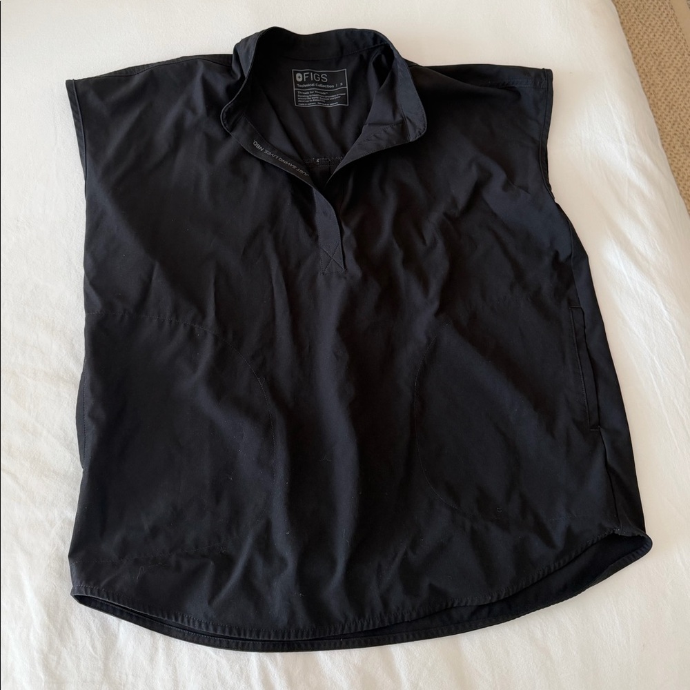 Figs Black Raefaella top recycled material